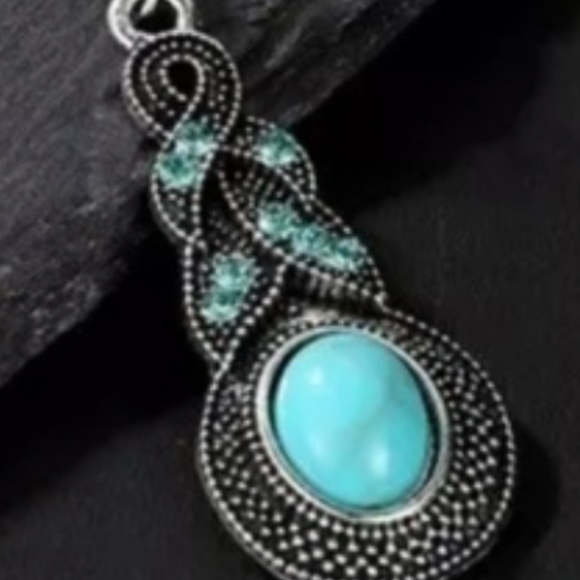 🌸3/$25 Blue stone oval drop earrings | 2.5”L - Picture 4 of 9